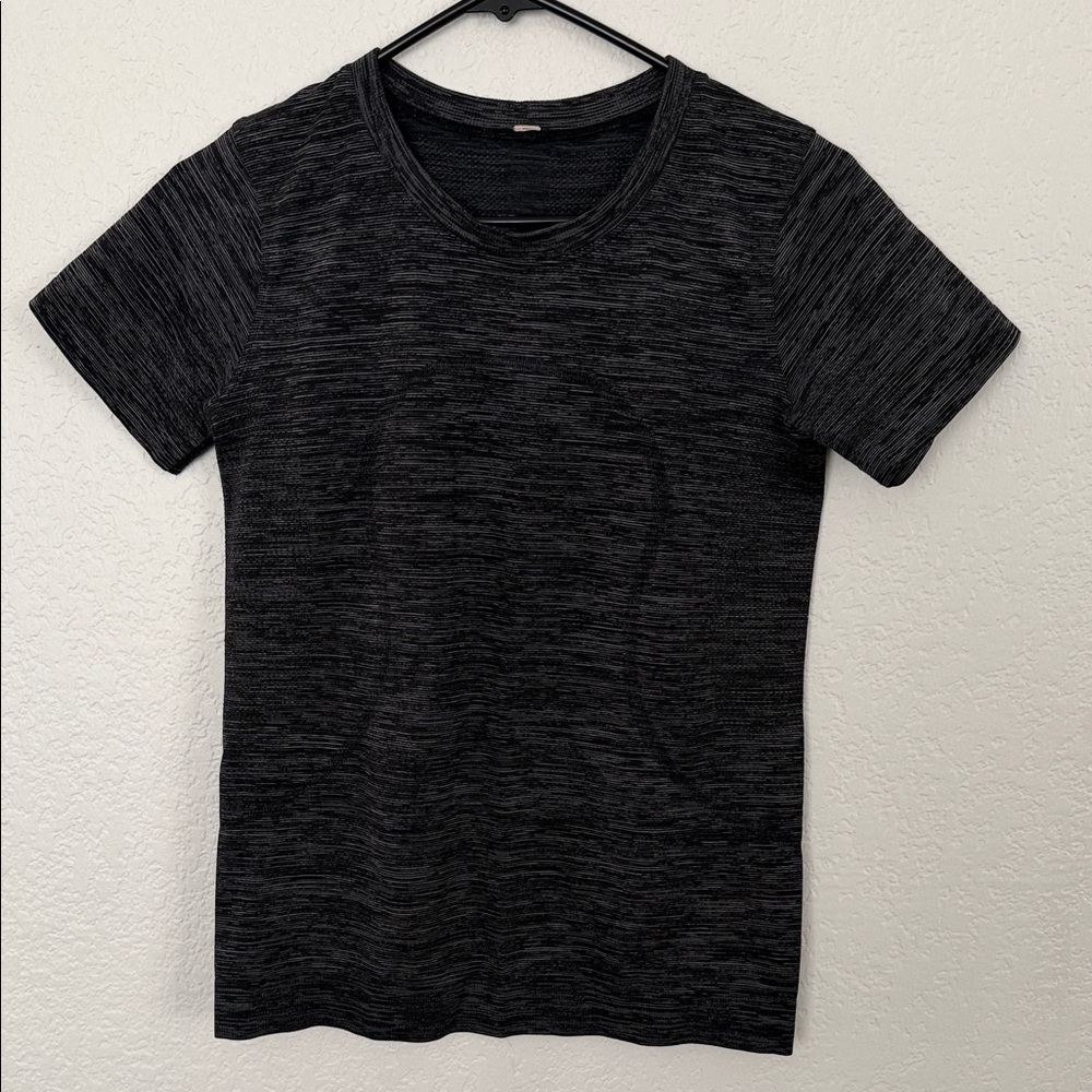 lululemon athletica Black Short Sleeve Tee